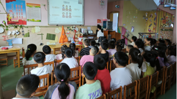 “种下财富的小种子：儿童财商启蒙花园” ——走进镇西幼儿园