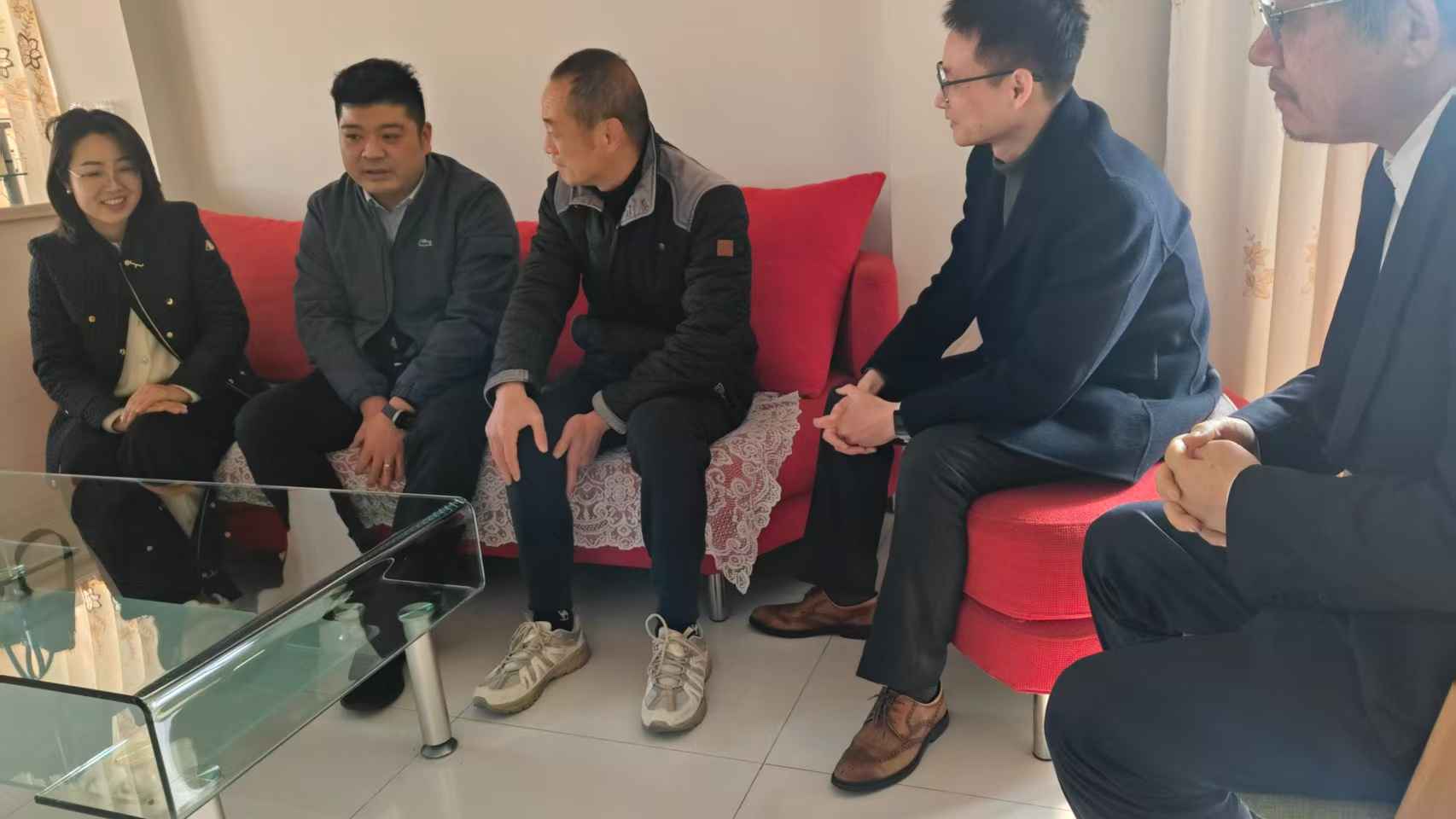 光大证券宁波悦盛路部开展困难职工走访慰问活动